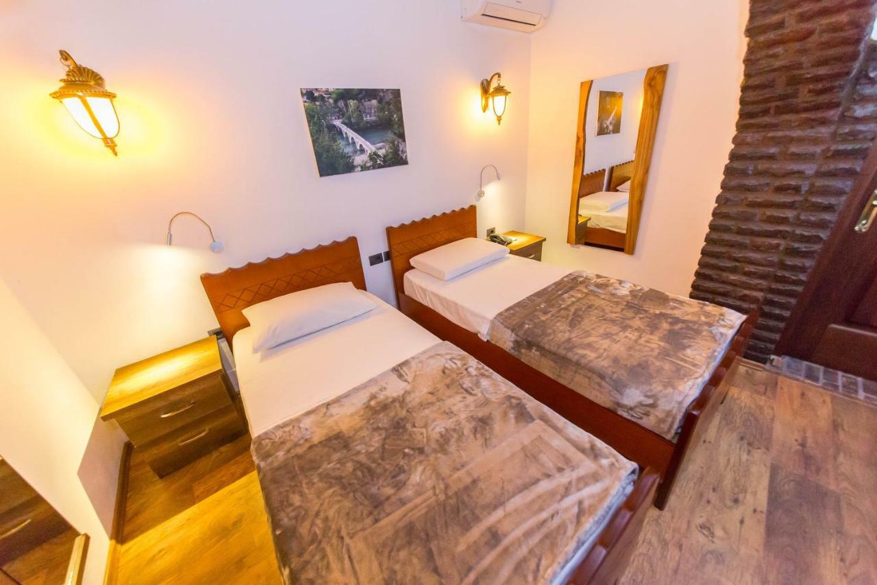Heraklis Hotel 베라트 외부 사진