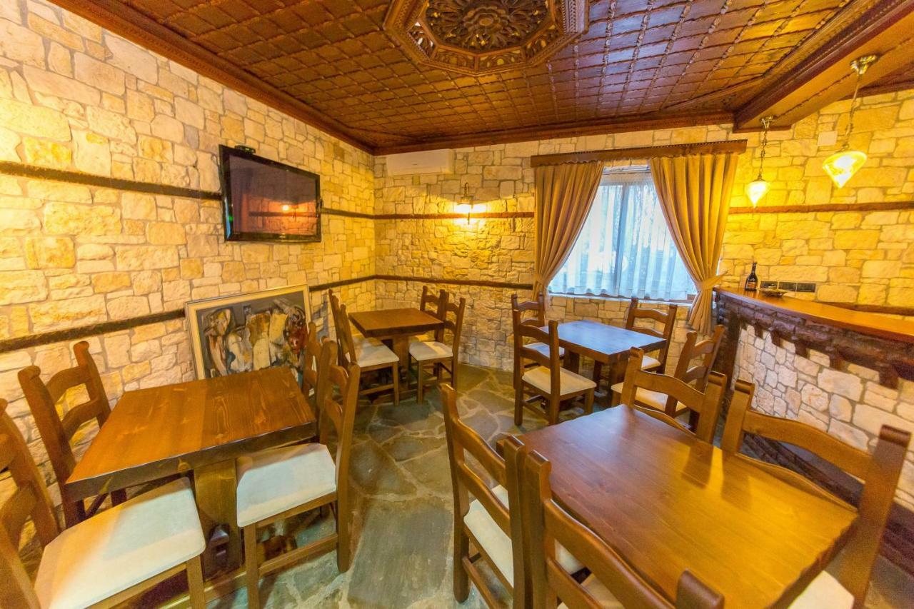 Heraklis Hotel 베라트 외부 사진