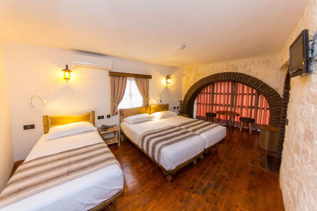 Heraklis Hotel 베라트 외부 사진